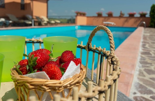 Castiglione del Lago Villa | Villa Serena, private villa with pool