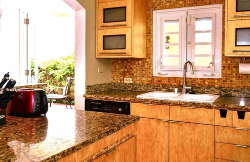 Ocean Park House | Villa Serena - Three Bedroom House, Sleeps 8
