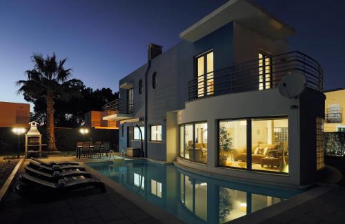 Quinta do Anjo Villa | Villa Serena -your exclusive private swimming pool
