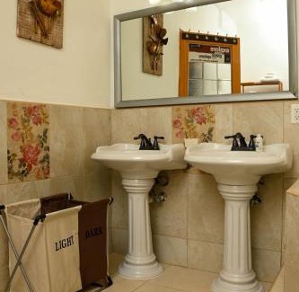 Discovery Bay House | Villa Serenity by the water-Tranquility Suite