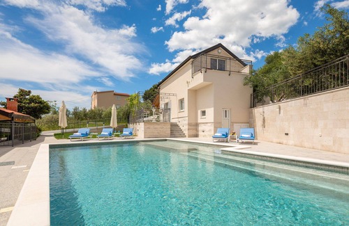 Solin Villa | Villa Serenity Gardens with Pool