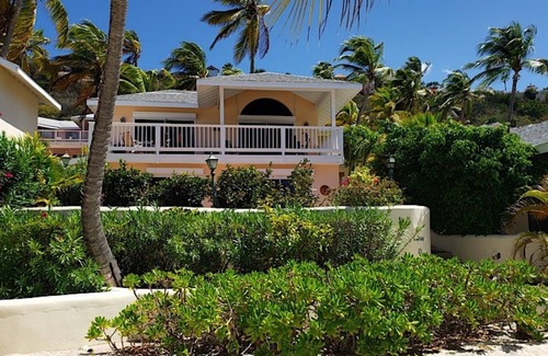 Mamora Bay Villa | Villa Shamrock 2 bedroom beachfront villa