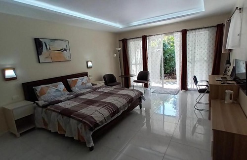 Dumaguete Bed & Breakfast | Villa Shangri-La