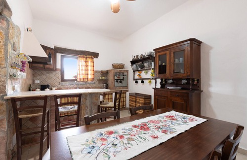 Buseto Palizzolo Villa | Villa 'Siciliana' with Private Pool, Mountain View, Wi-Fi and Air Conditioning