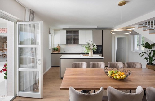 Debeljuhi House | Villa Simona Residence