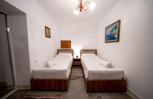 Gjirokaster Villa | Villa Sinojmeri Girocastrum