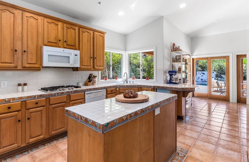 Araby Cove House | Villa Sirena - Modern Southwest Flair!