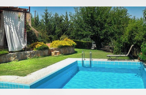 Skines Villa | Villa Skine with private pool and lush garden