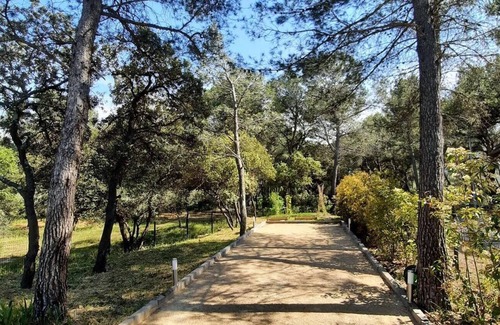 Cornillon-Confoux House | Villa sleeps 6 with swimming pool in the heart of Provence