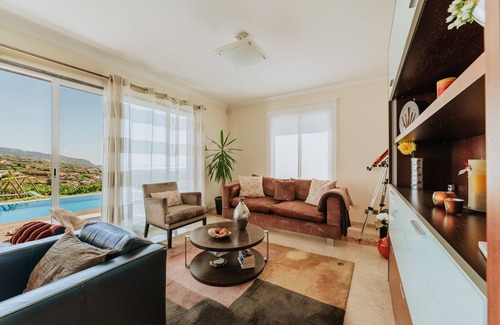 Canhas House | Villa Sol
