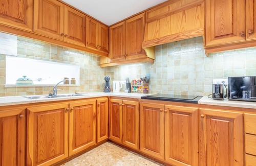 Montgo de Toscamar Villa | Villa "Sol y Luna" with Mountain View, Pool, Terrace, A/C & Wi-Fi