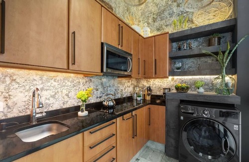 Mercado Apartment | Villa Solana | Modern & Eclectic 2 Bedroom