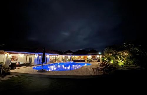 El Farallon del Chiru Villa | Villa Solara 6 - Luxury 6 Bedroom Villa with Pool, Golf & Lake View