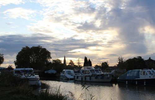 Homps Villa | villa soleil au bord du canal du midi