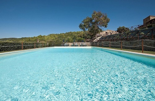 Cantalupo House | Villa Sonia M: A characteristic and welcoming cottage located in an isolated position, on the slopes of a hill which is covered with olive groves, with Free WI-FI.