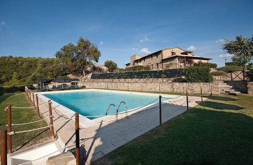 Cantalupo House | Villa Sonia M: A characteristic and welcoming cottage located in an isolated position, on the slopes of a hill which is covered with olive groves, with Free WI-FI.