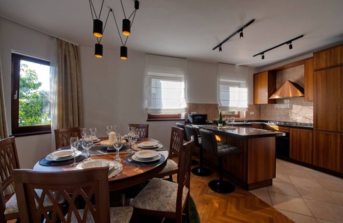 Diklo Villa | Villa Sonik