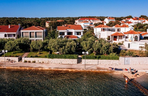 Diklo Villa | Villa Sonik