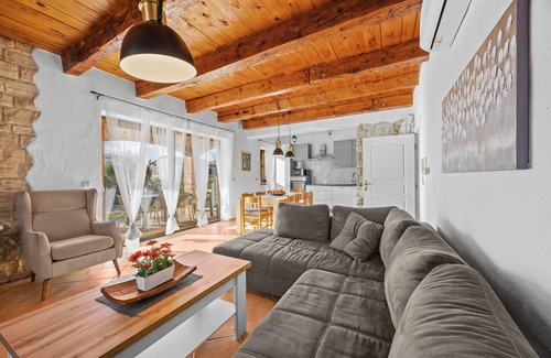 Butkovici Villa | Villa Sonne in Central Istria for 8 people - pet friendly with private pool