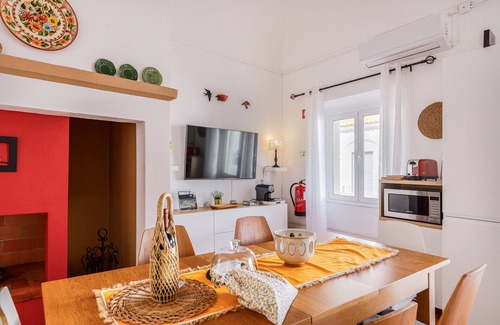 Reguengos de Monsaraz Villa | Villa 'Sossego Alentejano' with Private Terrace, Wi-Fi and Air Conditioning