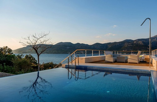 Cove Tri Zala (Zrnovo) Apartment | Villa Soul Sisters