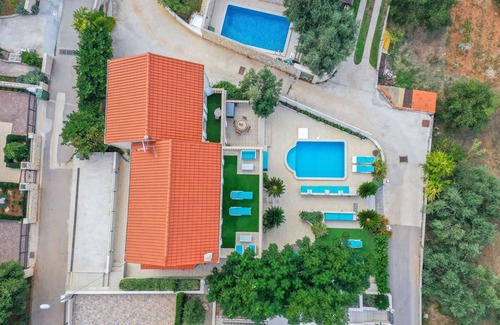 Lumbarda Villa | Villa Southern Beauty - six bedroom villa with a pool and jacuzzi on Island Korčula