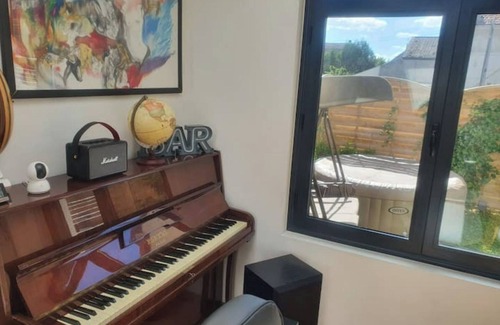 Aulnay-sous-Bois Villa | Villa Spa Jacuzzi à 20 min de Paris. Wifi