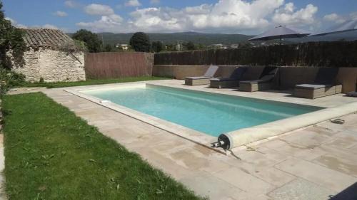 Saint-Saturnin-les-Apt Villa | Villa spacieuse à Saint-Saturnin-lès-Apt avec piscine privée 350 m²