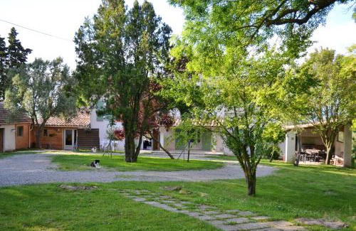 Laurac Villa | Villa spacieuse à Laurac avec piscine partagée 160 m²