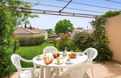 Homps Villa | Villa spacieuse, accès 2 Piscines + Gym