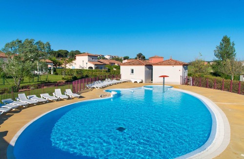 Homps Villa | Villa spacieuse, accès 2 Piscines + Gym