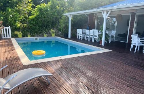 Perinet Villa | Villa spacieuse avec piscine au Gosier - Vue sur mer