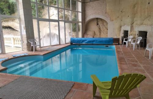 Ranton Villa | Villa spacieuse avec piscine privée à Ranton - 330 m²