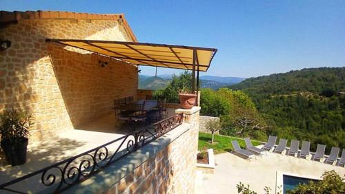Prades Villa | Villa spacieuse avec piscine privée et vue montagne à Prades