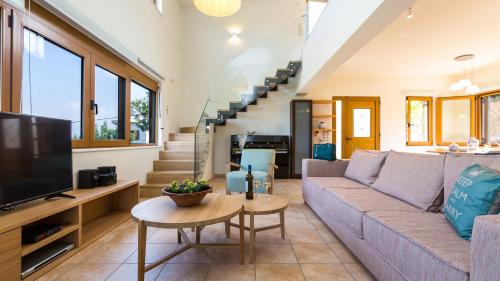 Paidochori Villa | Villa Staride, sea view, private heated pool, playground