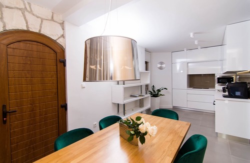Okrug Donji Villa | Villa Stina