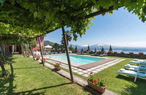 Massino Visconti Apartment | Villa Stresa Tulipano - 4 Guests