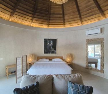 Mlonggo Resort | Villa Suerte