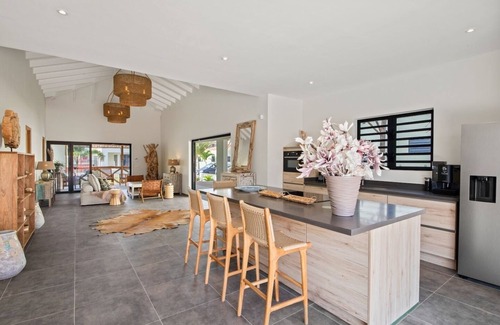 Marie Pampoen Villa | Villa Sunbeam Mambo Beach