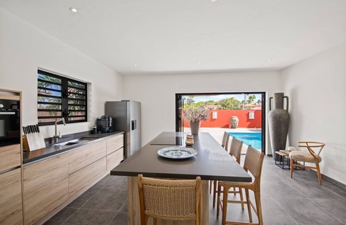 Marie Pampoen Villa | Villa Sunbeam Mambo Beach