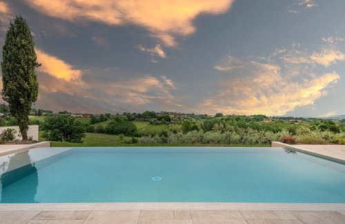 Macchino Villa | Villa Sunkiss: Luxury Farmhouse with Tuscan Flair at I Masi Winery