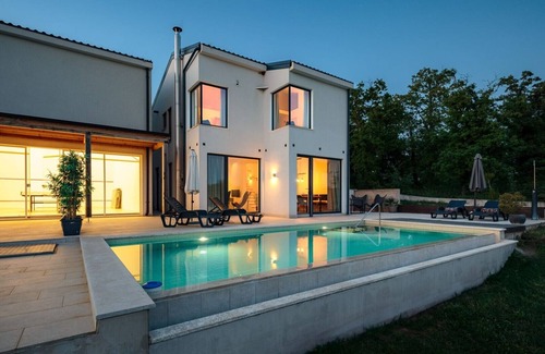 Fuskulin Villa | Villa Sunset - villa with private pool and squash court, just a short drive from the beach in Porec