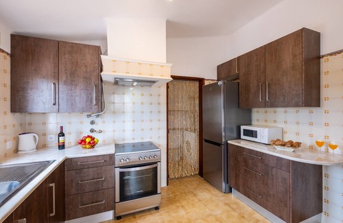 Monte Raposo Villa | Villa Sunshine