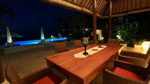 Dencarik Villa | Villa Surgawi