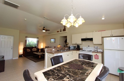 Sunshine House | Villa Susan - Cozy Home in Central Location