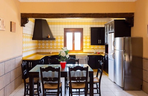 Marchena Villa | Villa SyM (Silvia y Melissa) La Puebla de Cazalla by Ruralidays