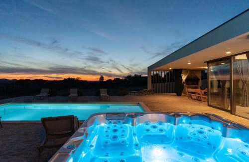 Rastevic Villa | Villa T, spacious with heated pool, hot tub & sauna