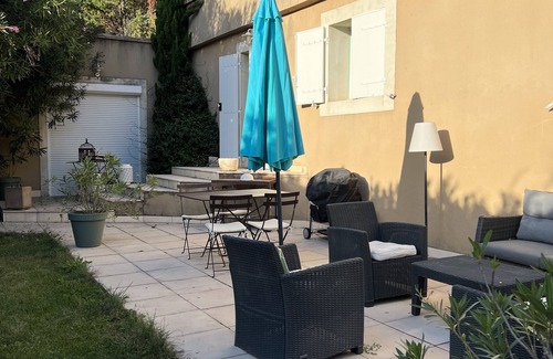 Bollene House | Villa T3 de 70m² Avec 4 Couchages et Jardin