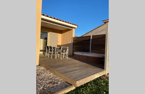 Fabregues Villa | Villa T3 piscine jaccuzi privatif