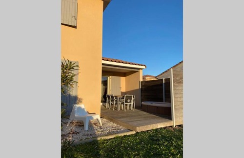 Fabregues Villa | Villa T3 piscine jaccuzi privatif